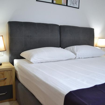 Seaview Gateway 2 Bedrooms Apartment & Garage Vlorë Esterno foto