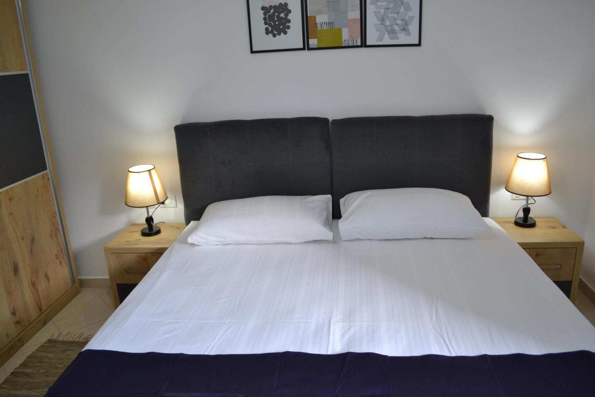 Seaview Gateway 2 Bedrooms Apartment & Garage Vlorë Esterno foto
