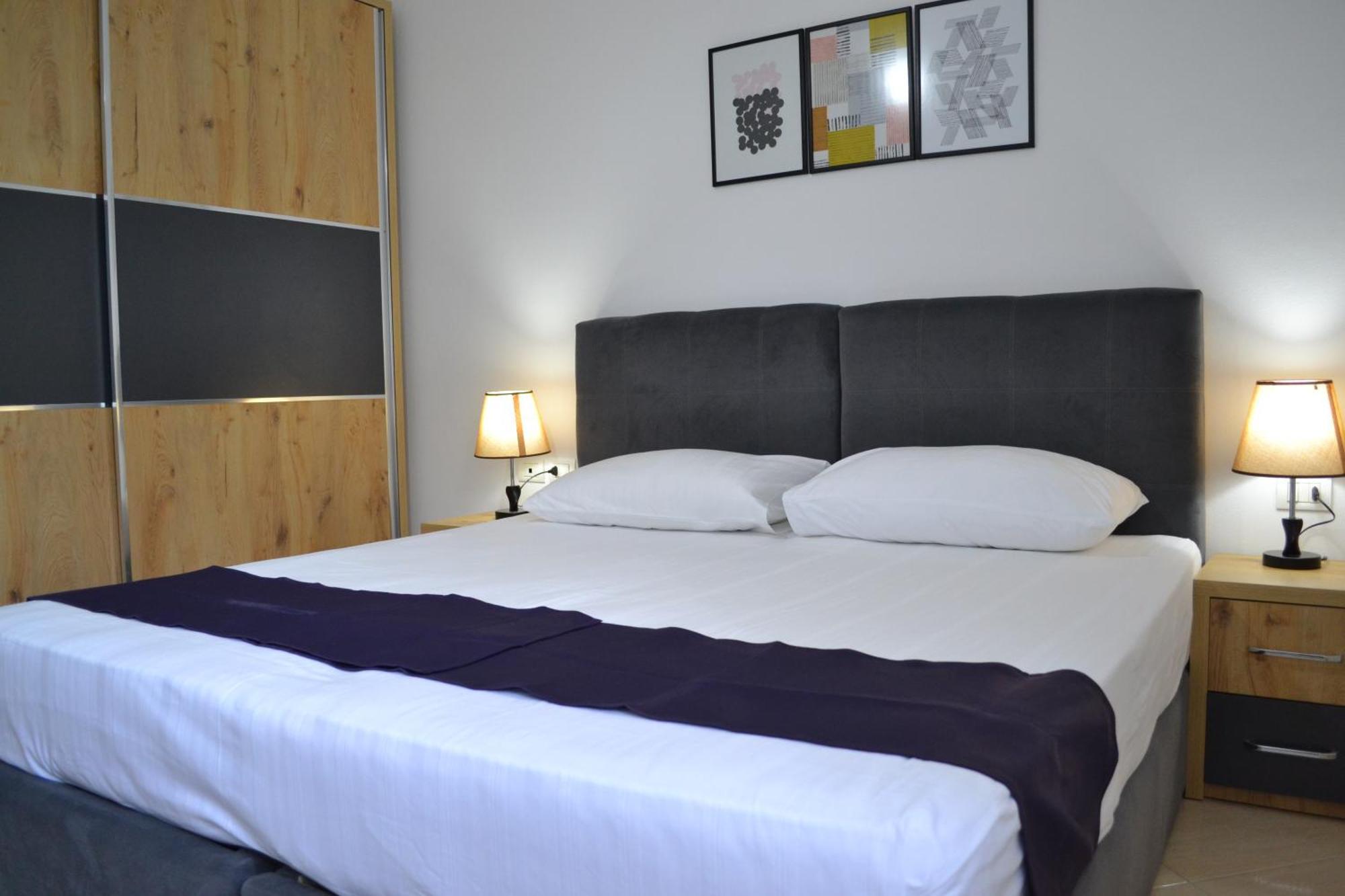 Seaview Gateway 2 Bedrooms Apartment & Garage Vlorë Esterno foto