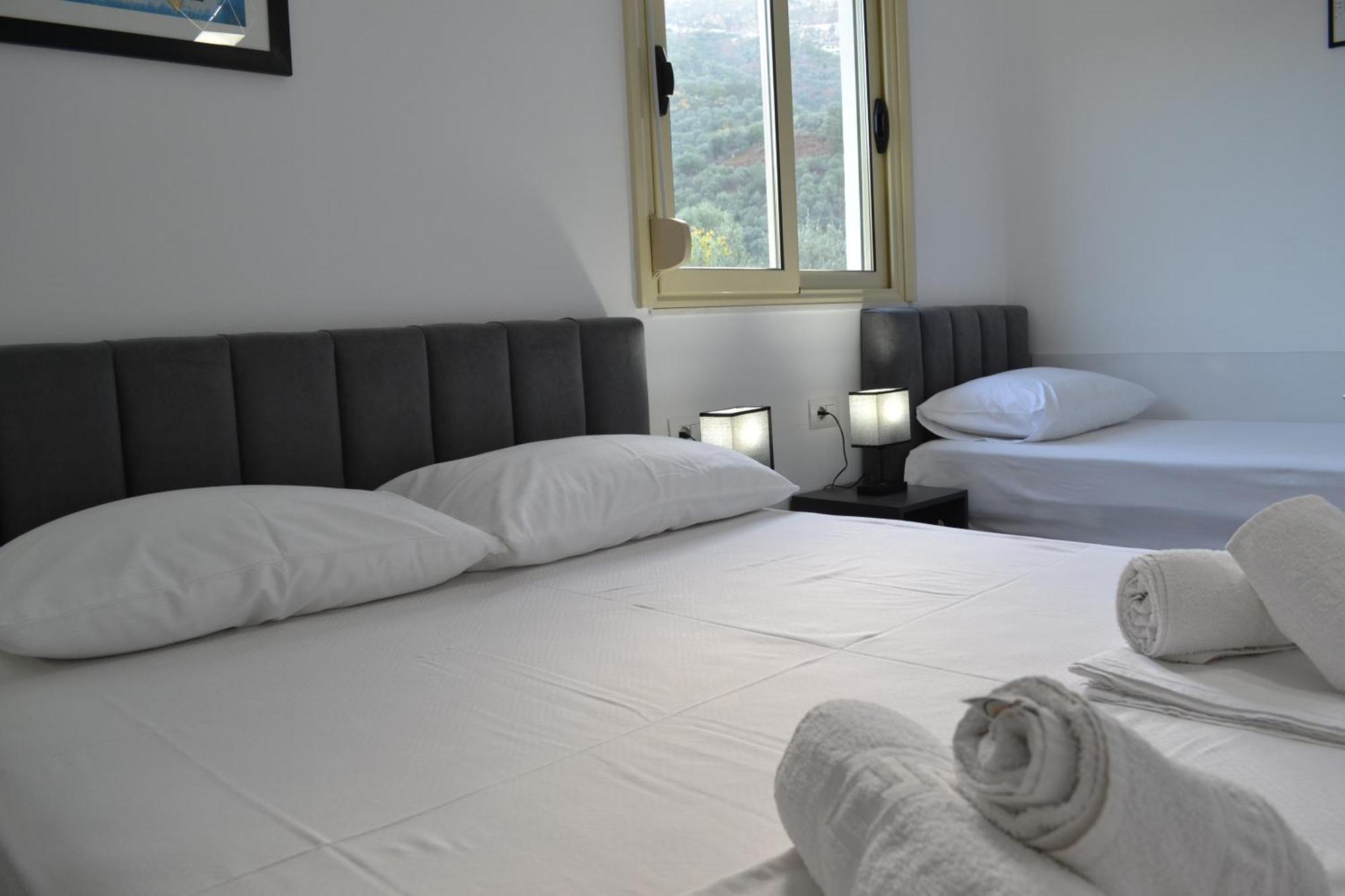 Seaview Gateway 2 Bedrooms Apartment & Garage Vlorë Esterno foto