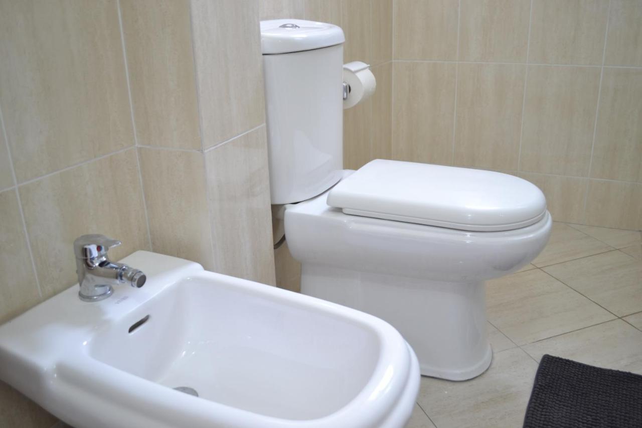 Seaview Gateway 2 Bedrooms Apartment & Garage Vlorë Esterno foto