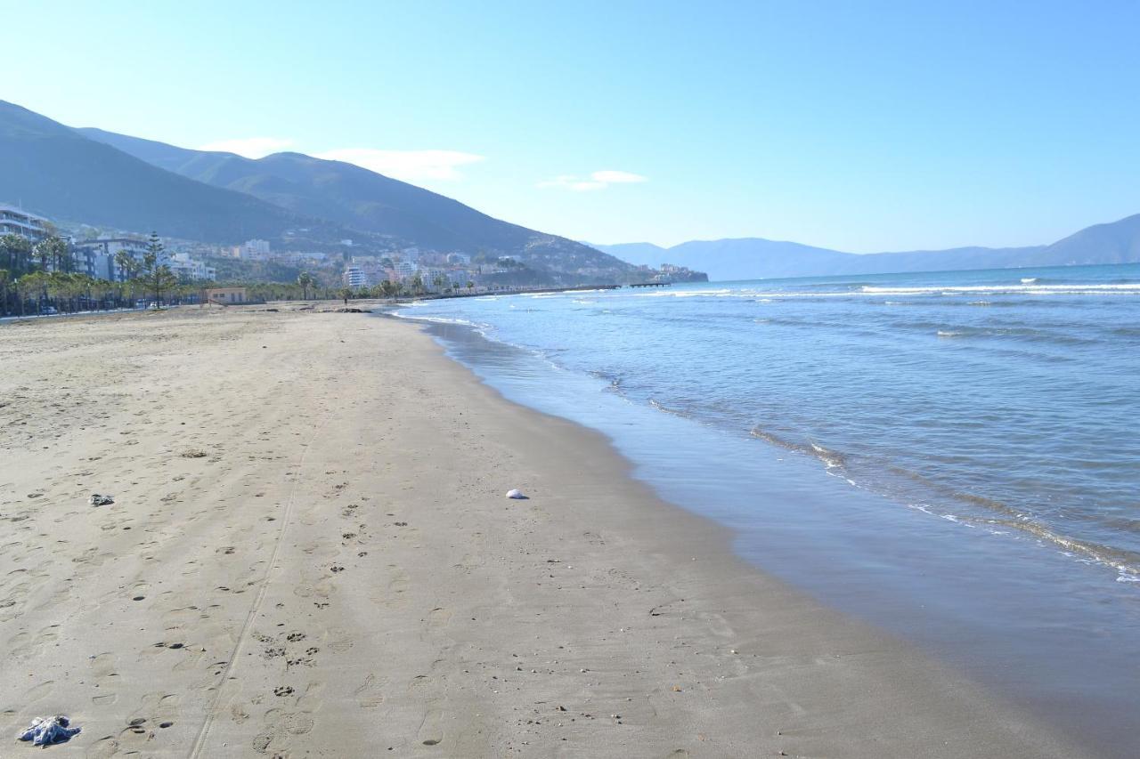 Seaview Gateway 2 Bedrooms Apartment & Garage Vlorë Esterno foto